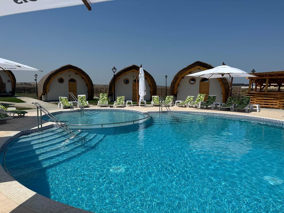 Swimming pool, Swimming pool