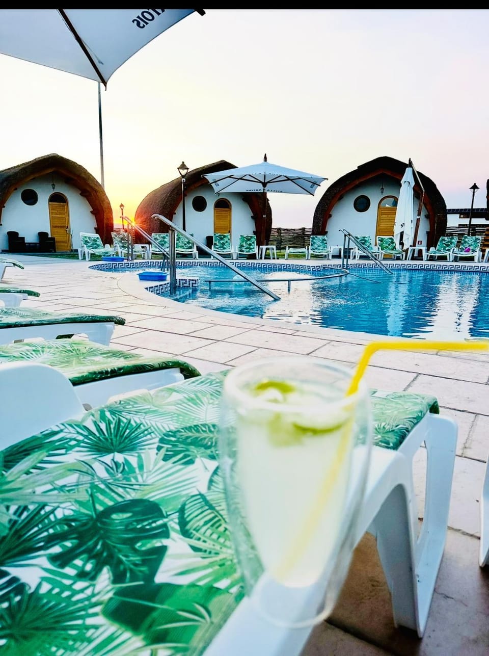 Swimming pool, sunbed