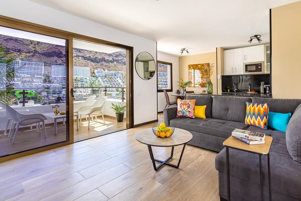 Casa LOLA - Renovated Apt close to Center and Beach Apartment in Puerto Rico de Gran Canaria