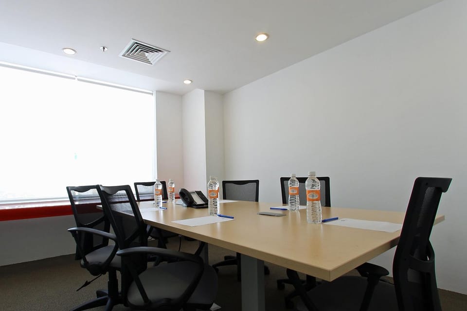 Meeting/conference room
