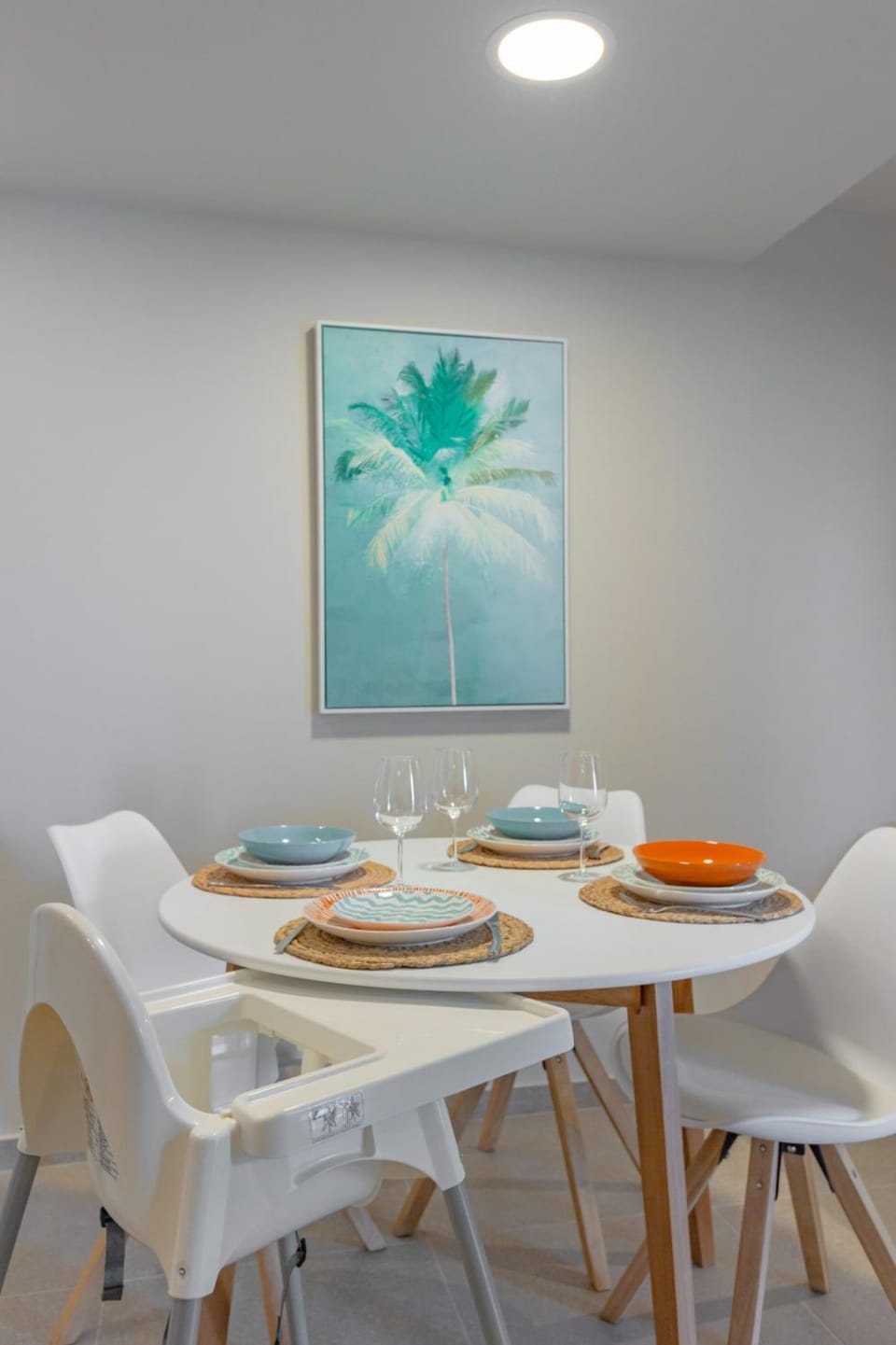 Living room, Seating area, Dining area, children