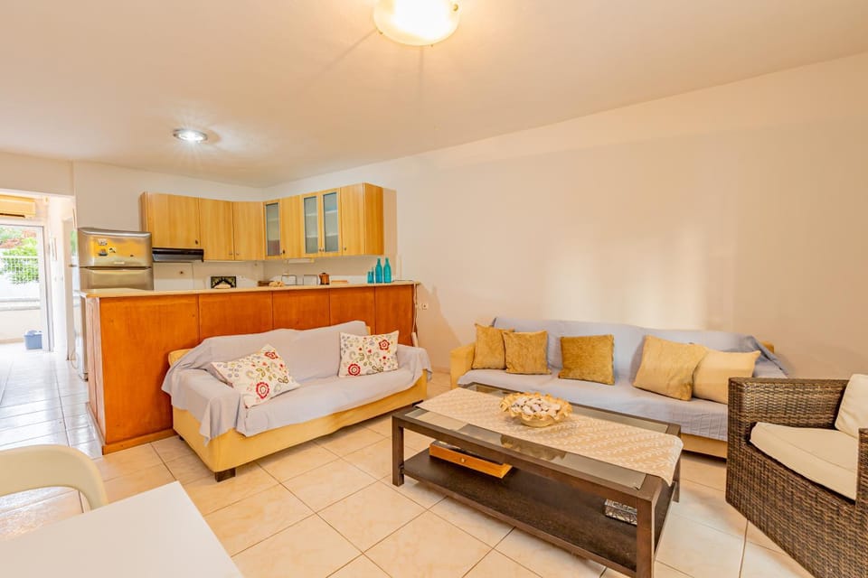 Kitchen or kitchenette, Living room, Dining area, Bedroom