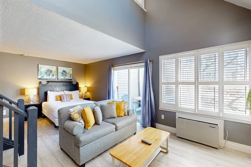 Condo 612 at North Creek Resort Hotel in Grey Highlands