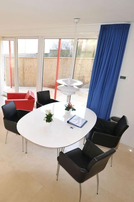 Vrijvakantiehuis The Hill House in Domburg