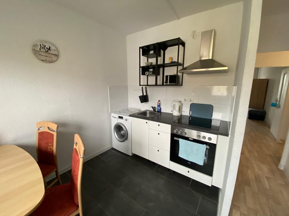 Neue Monteur und Handwerker in Magdeburg mit 3 Schlafzimmern 6 Personen BTR 174 Apartment in Magdeburg