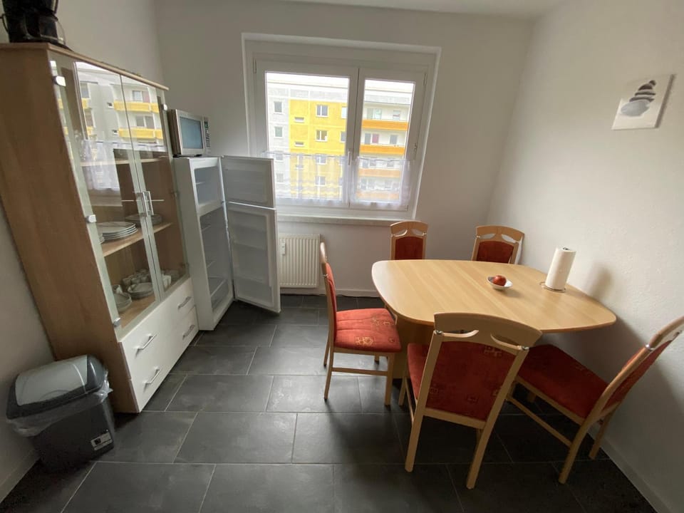 Neue Monteur und Handwerker in Magdeburg mit 3 Schlafzimmern 6 Personen BTR 174 Apartment in Magdeburg