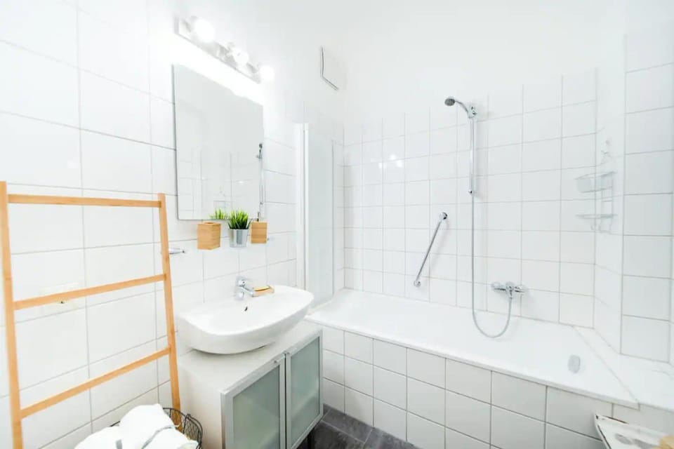 Bathroom, Bath