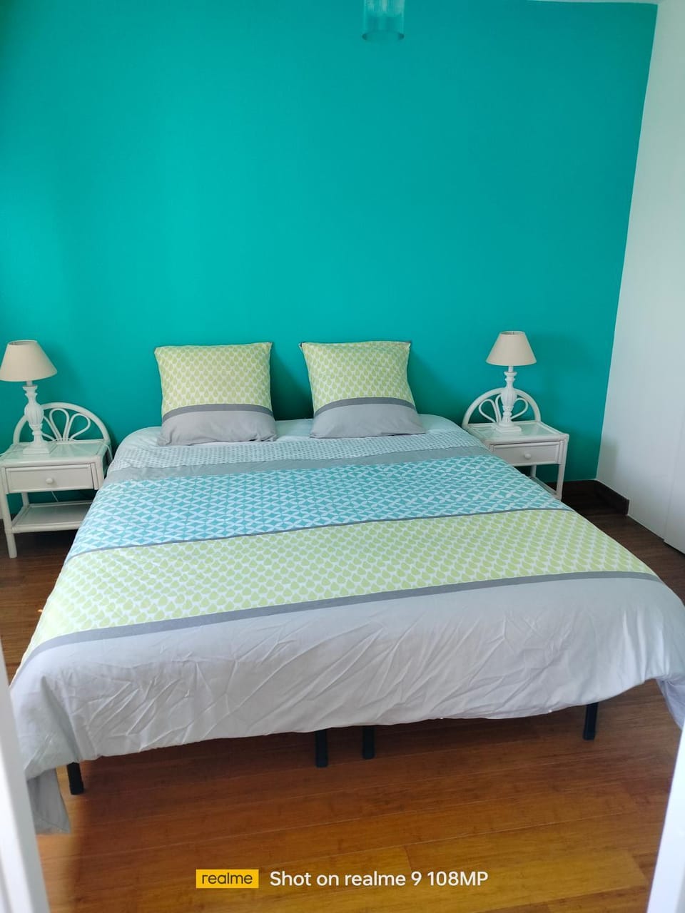 Photo of the whole room
