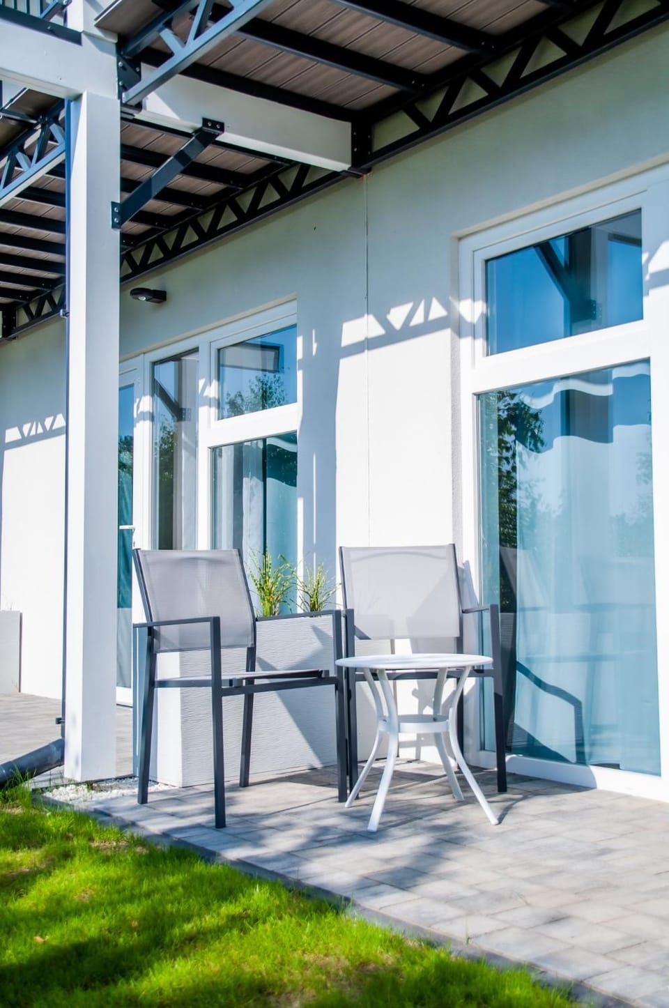 Patio, Spring, Day, Balcony/Terrace