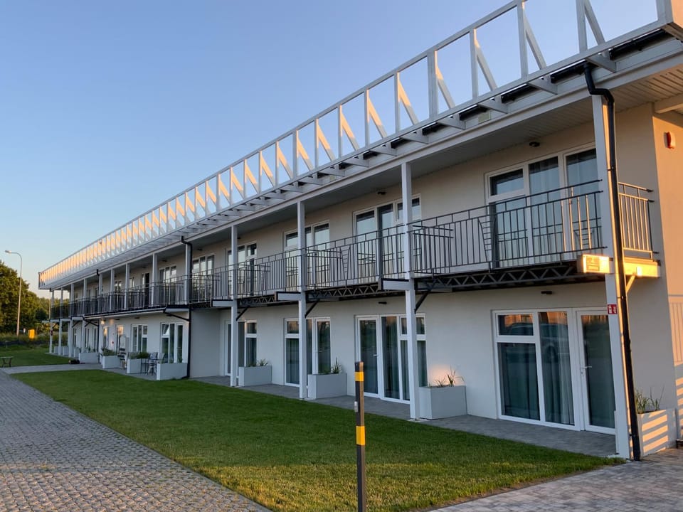 Property building, Day