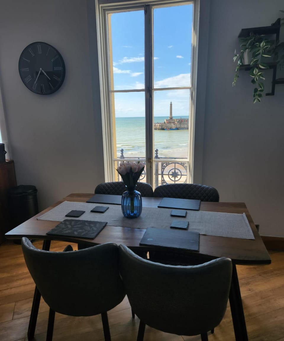 Imperial Suites Heart Of Margate! sleeps 6 Apartment in Margate