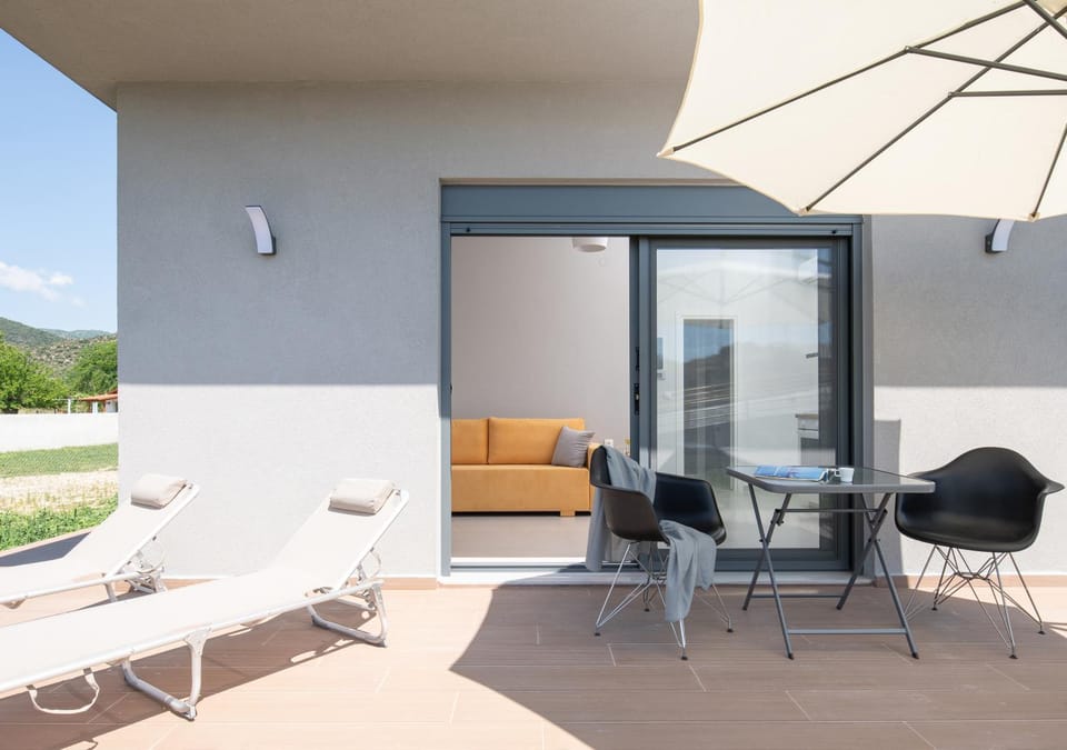 Saint John Seafront Living House in Halkidiki