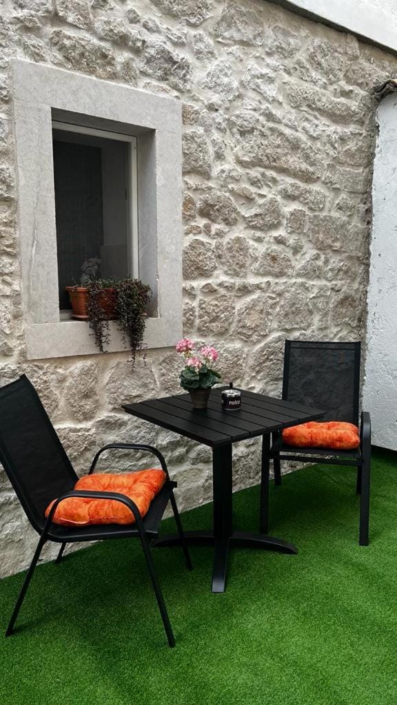 Garden, Seating area