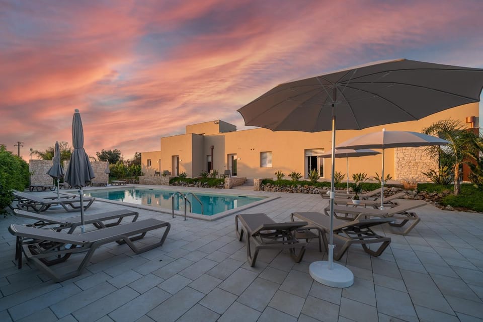 Property building, Pool view, Swimming pool, Sunset, sunbed