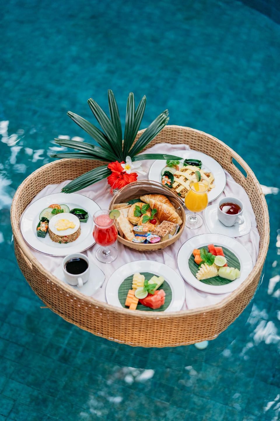 Food and drinks, Swimming pool, Breakfast