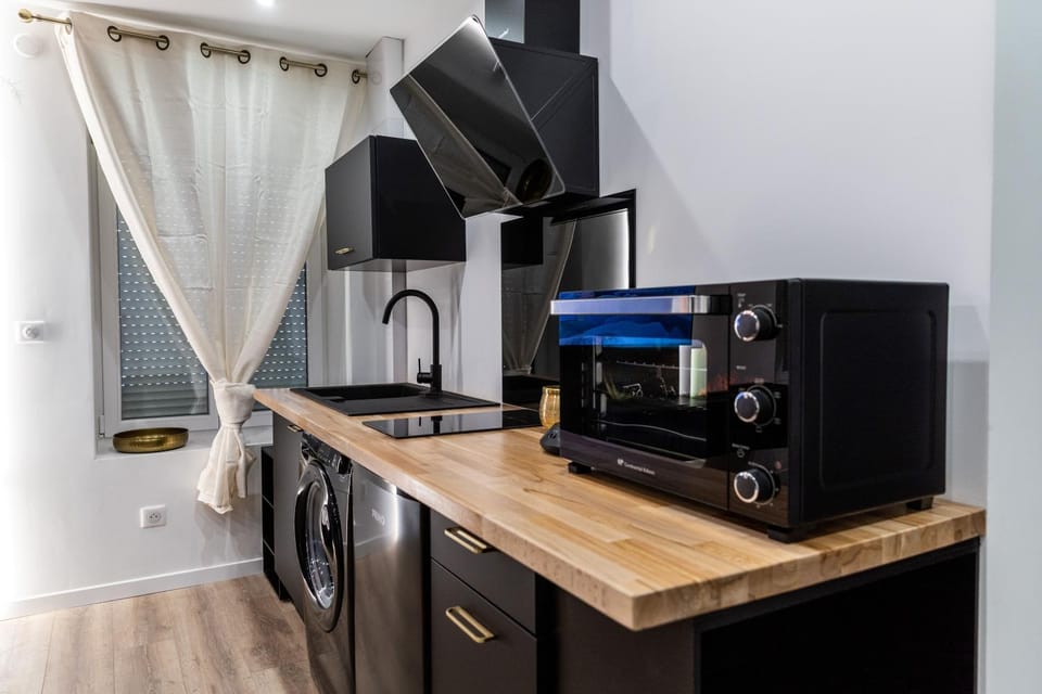 Coffee/tea facilities, minibar, pet friendly, stove, washing machine, kitchen