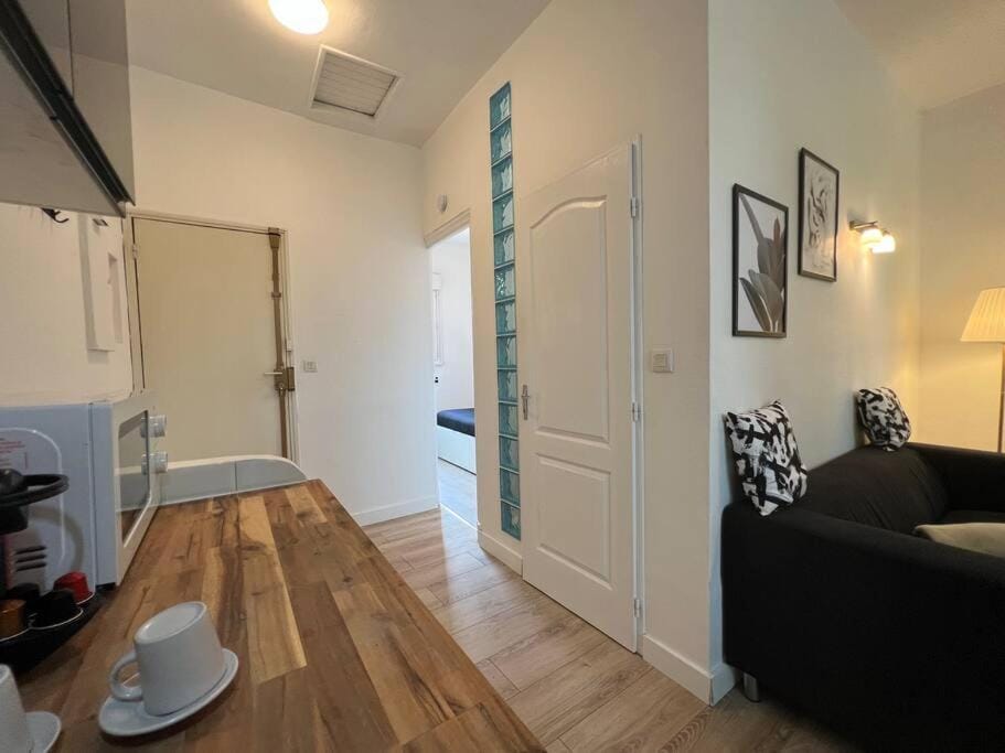 Kitchen or kitchenette, Living room