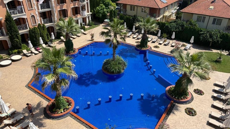 Patio, Pool view, Swimming pool