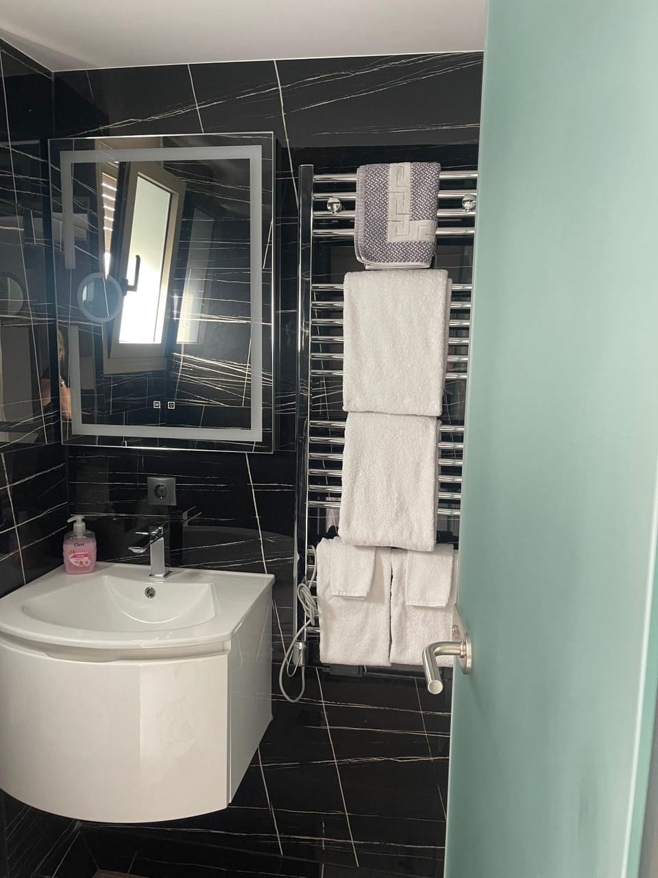 Bathroom, towels