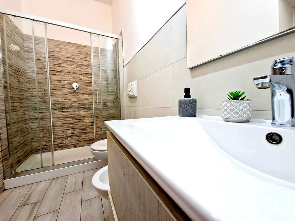Shower, Bathroom