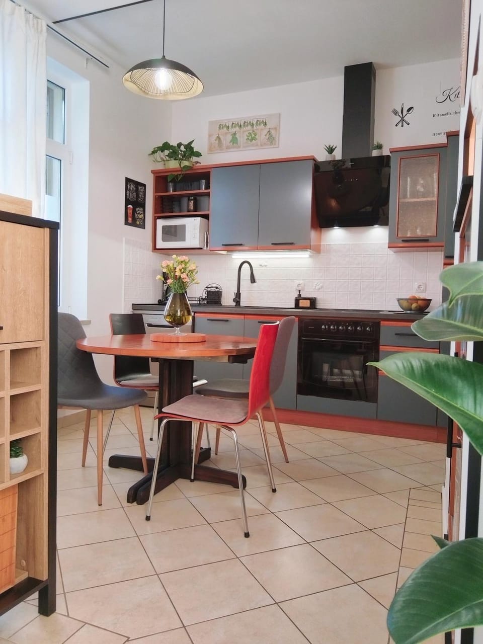 Kitchen or kitchenette, Dining area, minibar