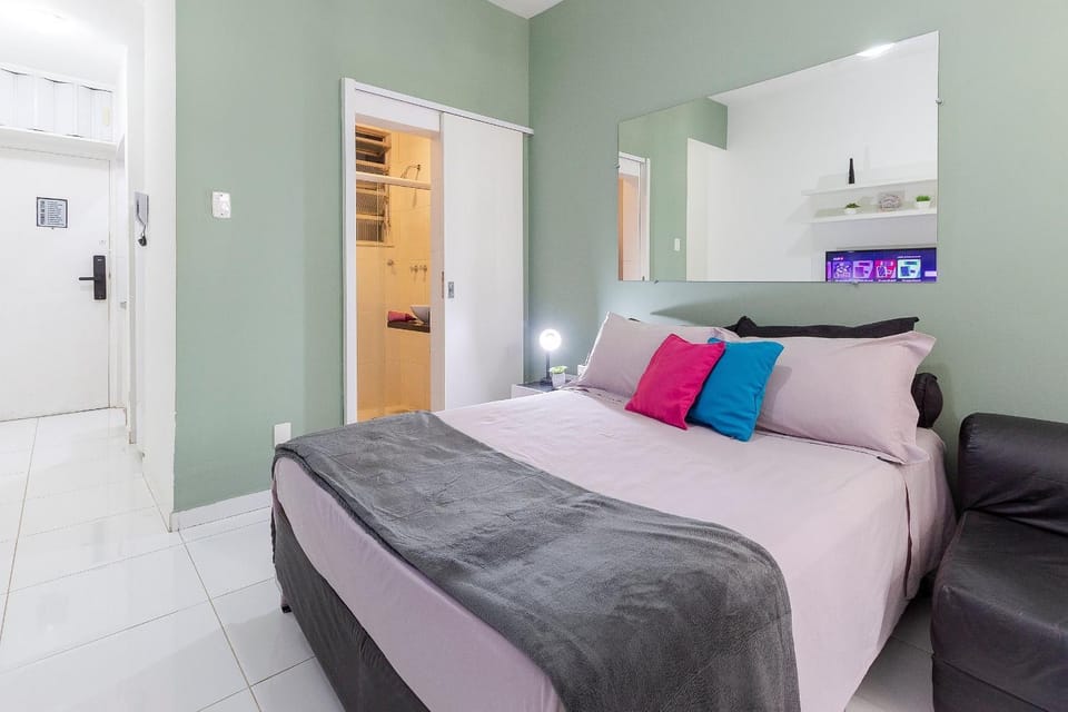 Comfort in Copacabana: 3 Minutes from the Beach Apartment in Rio de Janeiro