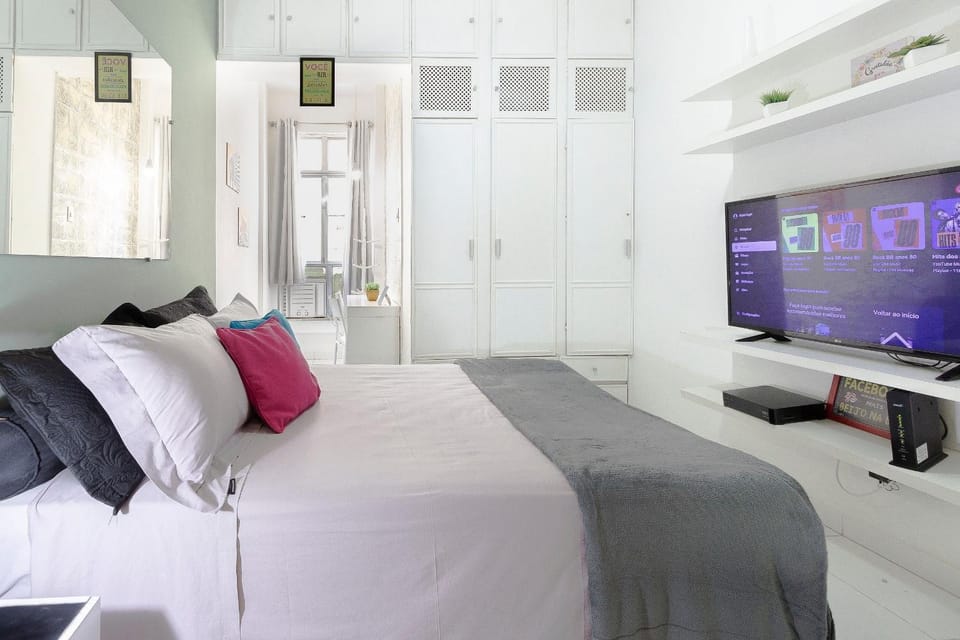 Comfort in Copacabana: 3 Minutes from the Beach Apartment in Rio de Janeiro