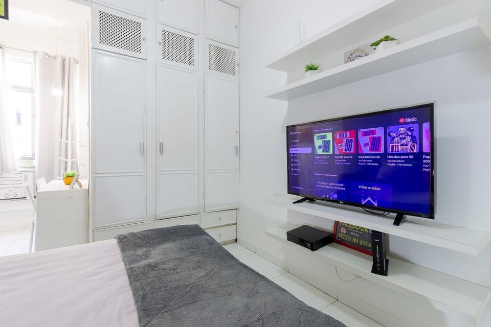 Comfort in Copacabana: 3 Minutes from the Beach Apartment in Rio de Janeiro