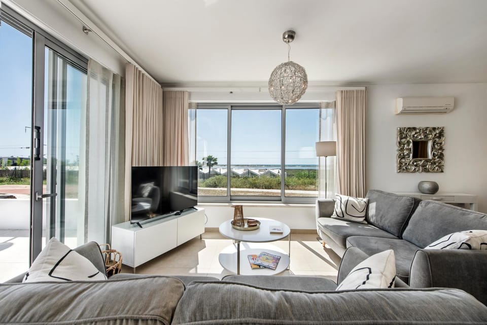 TV and multimedia, Living room, Seating area, Evening entertainment, Sea view, air conditioner