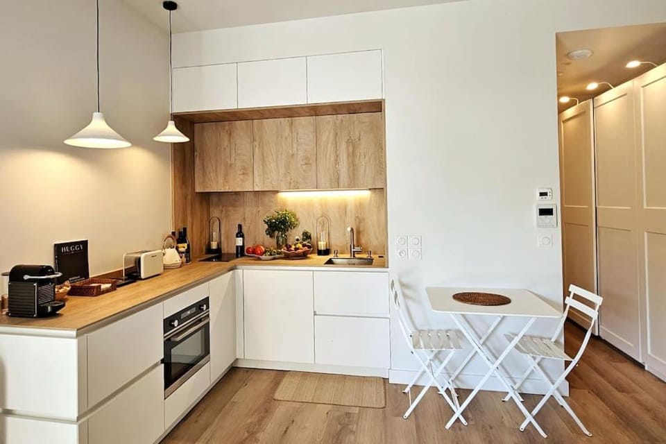 Coffee/tea facilities, Kitchen or kitchenette, Dining area, dishwasher, minibar, pet friendly, stove, toaster