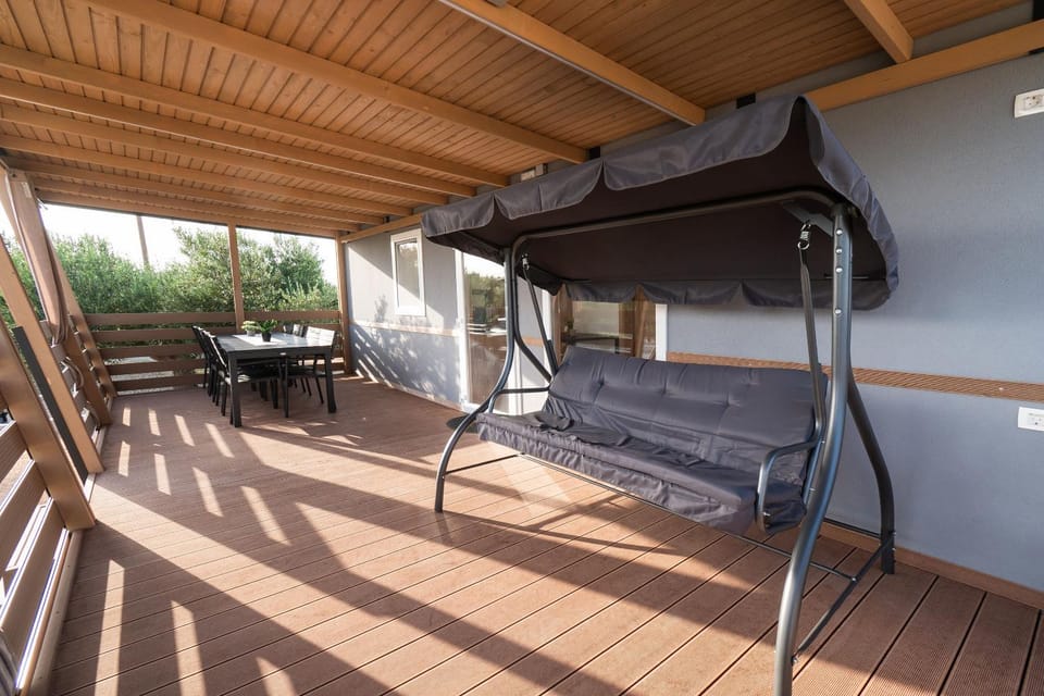 Property building, Balcony/Terrace