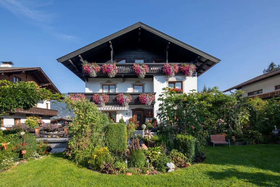 Property building, Facade/entrance, Garden