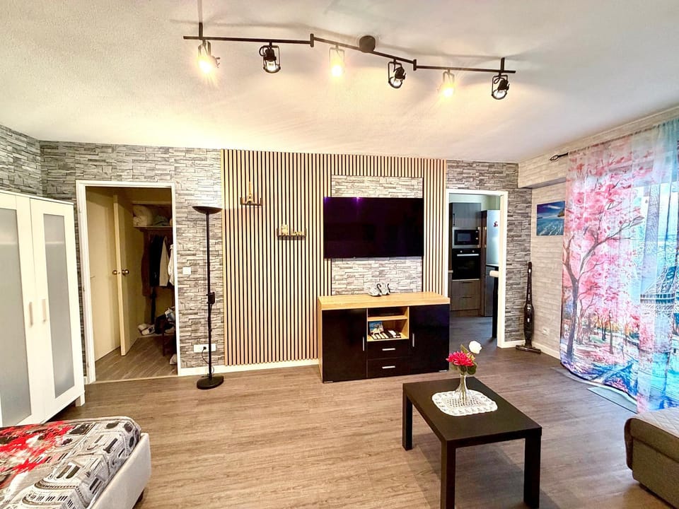 studio city center beach side free paddle beautiful terrace Apartment in Nice