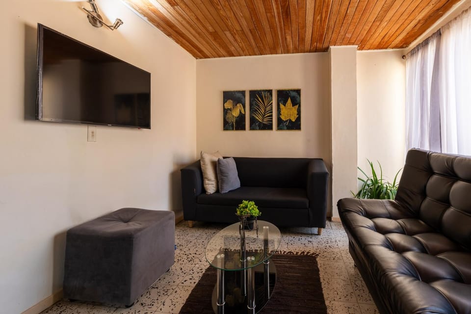 Communal lounge/ TV room, TV and multimedia, Living room, Seating area, Evening entertainment