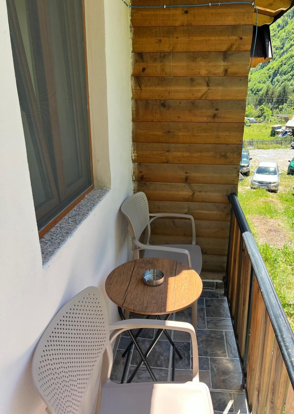 Guest House Shtëpiza Theth Bed and Breakfast in Montenegro