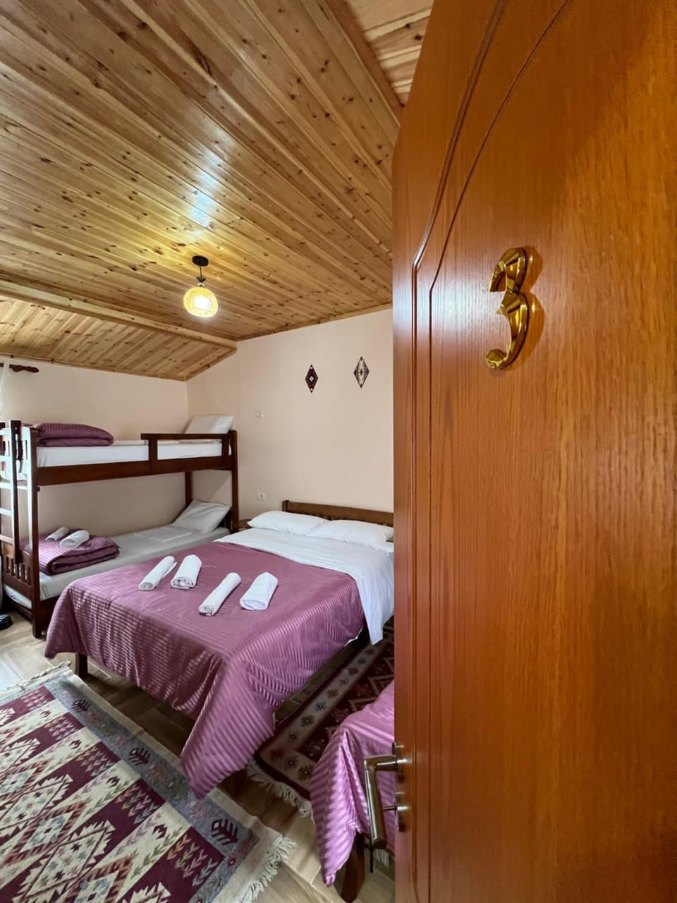 Guest House Shtëpiza Theth Bed and Breakfast in Montenegro