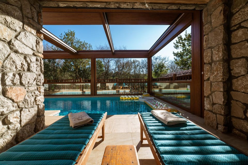 Pool view, Swimming pool