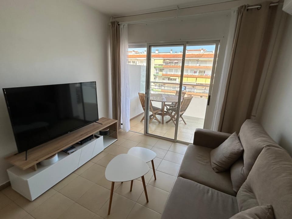 TV and multimedia, View (from property/room), Balcony/Terrace, Living room