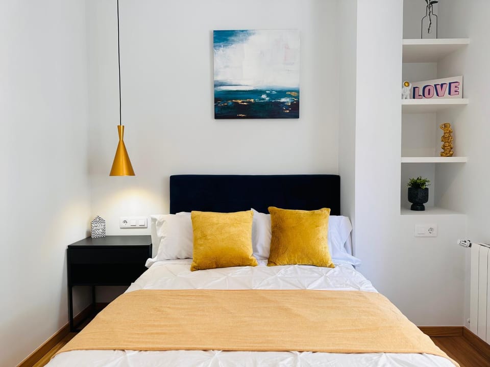 Bed, Bedroom