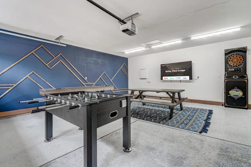 Valley Vista Lodge Hot Tub Shuffleboard Darts BBQ House in Colorado