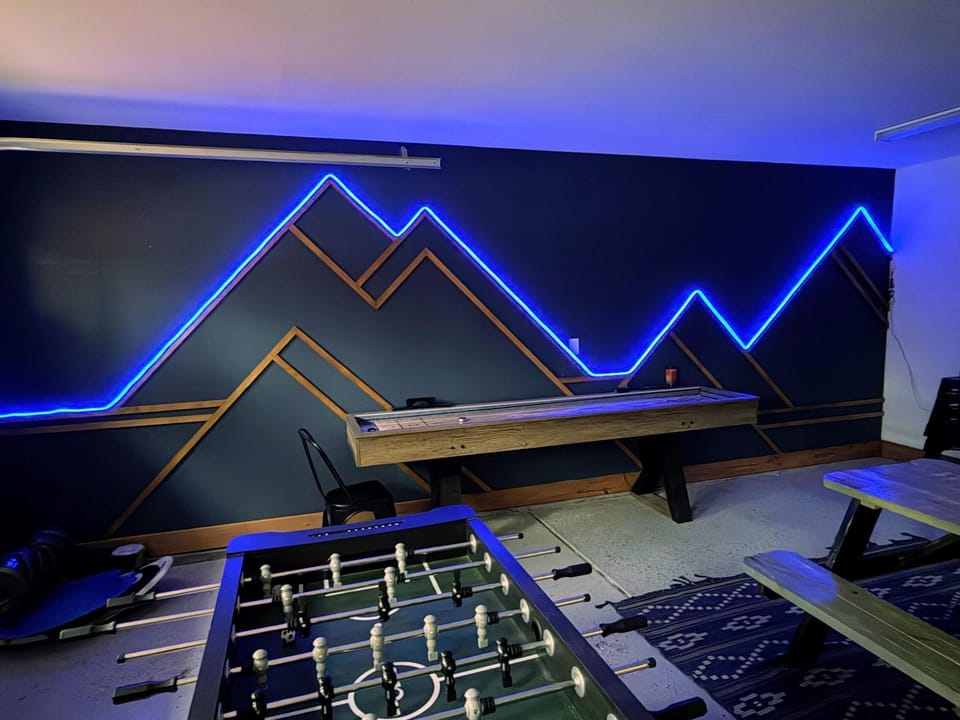 Valley Vista Lodge Hot Tub Shuffleboard Darts BBQ House in Colorado