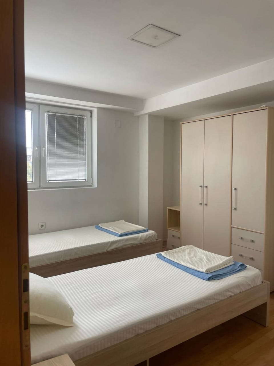 Bedroom, towels, wardrobe