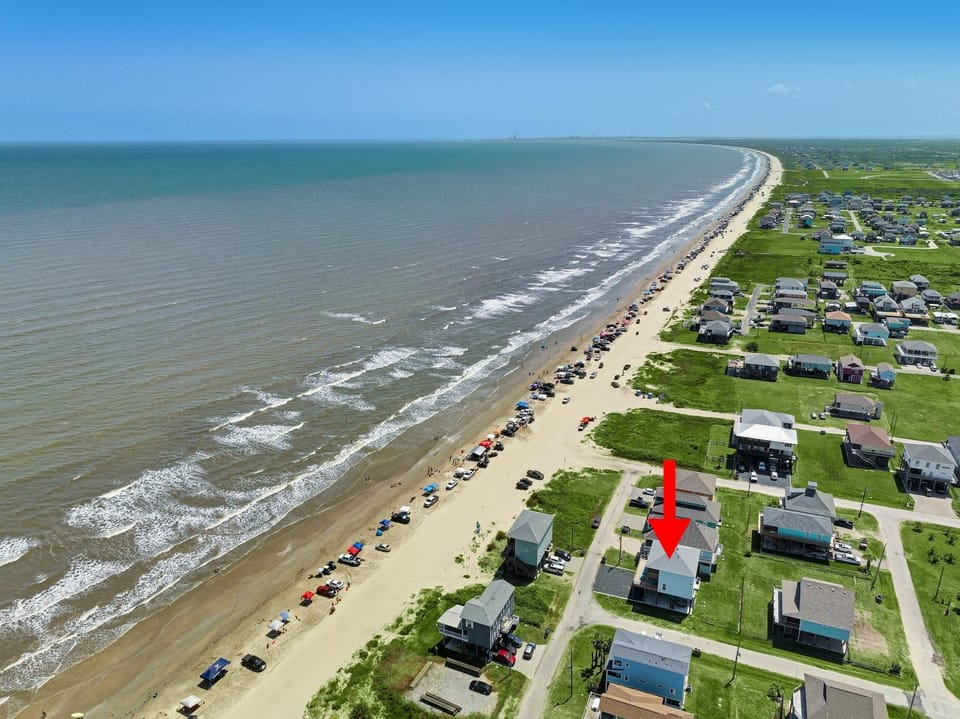 Neighbourhood, Natural landscape, Bird's eye view, Beach, Sea view, Location