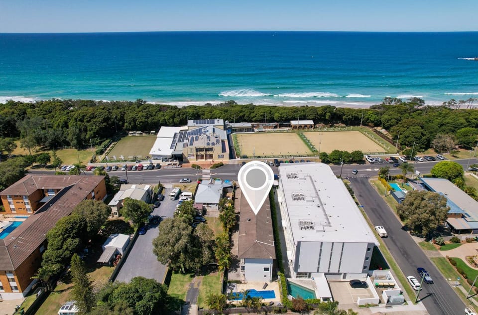 Neighbourhood, Bird's eye view, Beach, Location