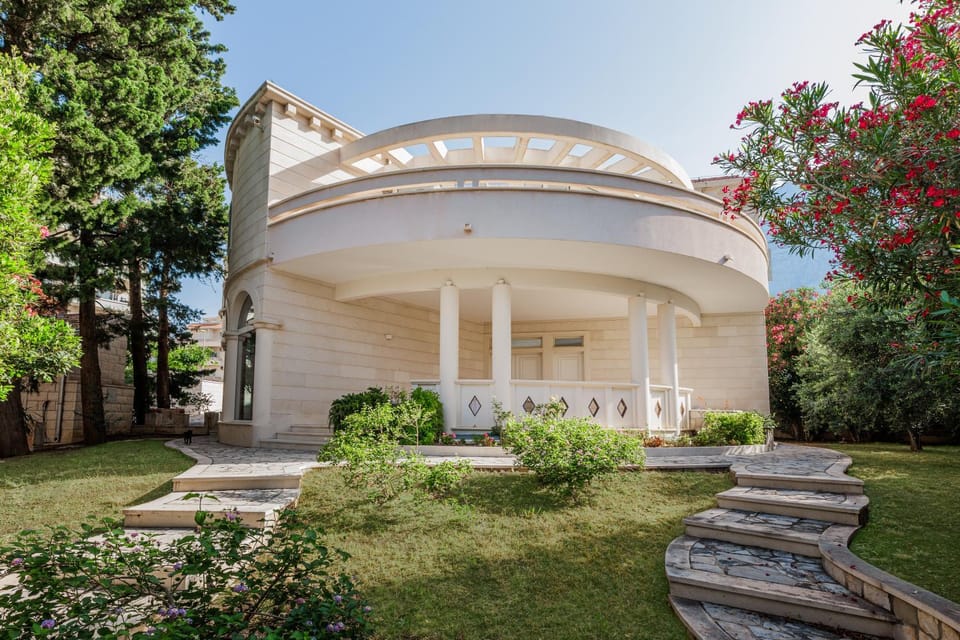 Property building, Spring, Garden