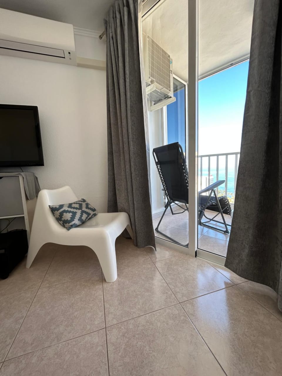 TV and multimedia, Balcony/Terrace, Living room, Seating area
