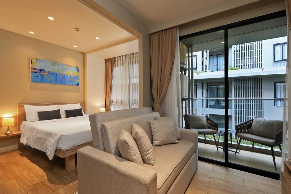 Bed, Living room, Seating area, Bedroom