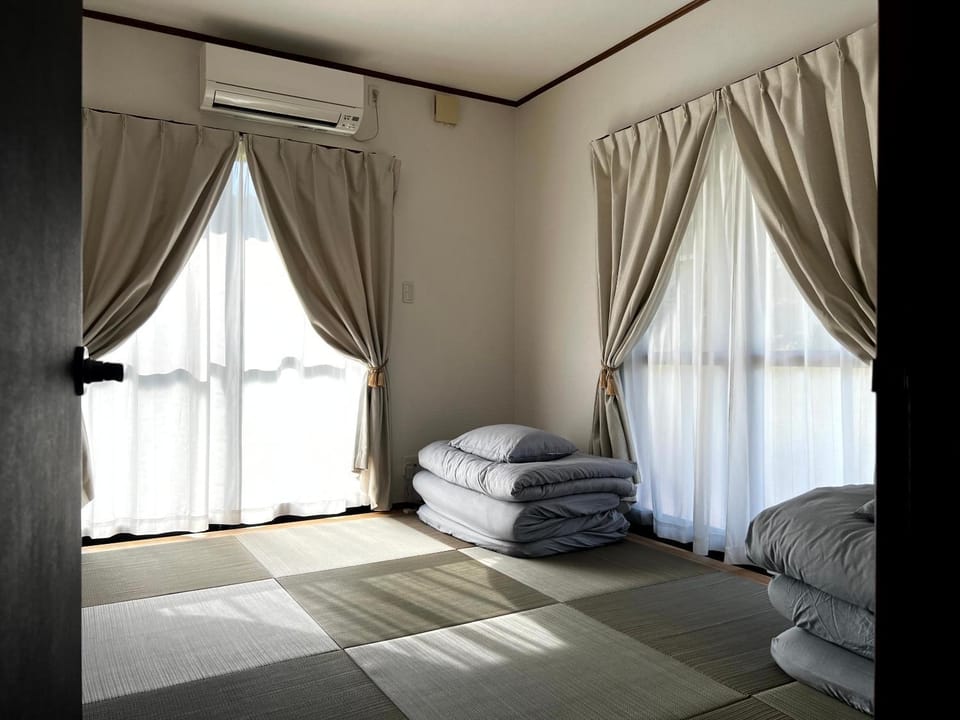 Photo of the whole room, Seating area, Bedroom