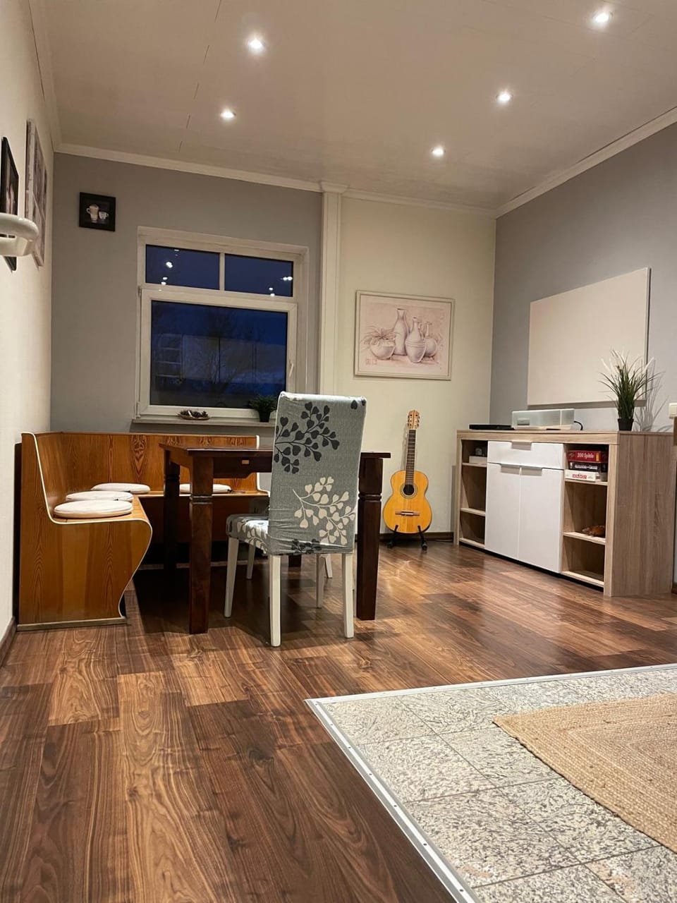 Kitchen or kitchenette, Living room, Seating area, Dining area, minibar