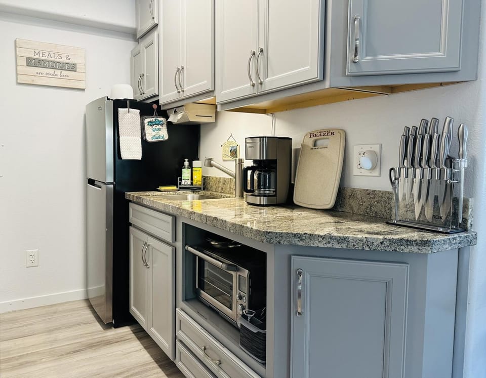 Kitchen or kitchenette, kitchen